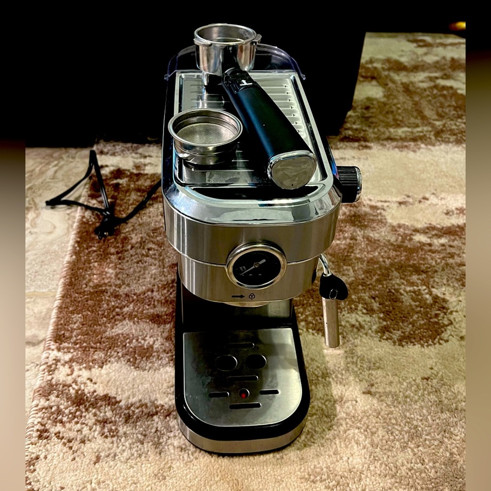 Gently used espresso machine with steamer